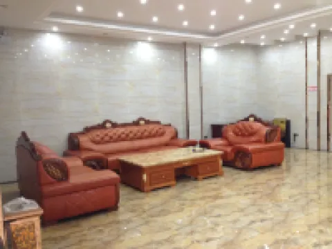 Qingzhen Dike Hotel (Yunling Middle Road Branch)