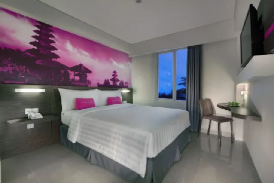 Favehotel Sunset Seminyak Отели рядом с достопримечательностью «TSL The Shampoo Lounge»