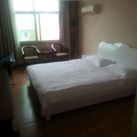 Lingbao Qingya Express Hotel