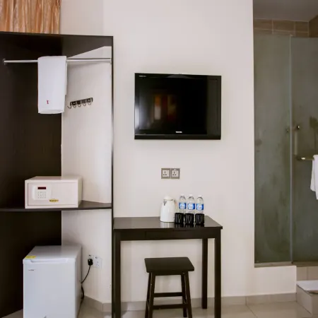 One Avenue Hotel Отели рядом с достопримечательностью «Станция MRT Taman Tun Dr Ismail »