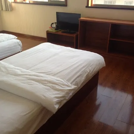 Shu' Hostel