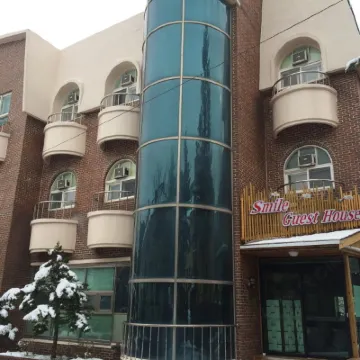 Smile Resort Hotels near Sinheungsa Temple