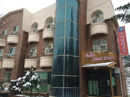 Smile Resort Отели рядом с достопримечательностью «Biryong Falls»