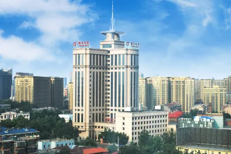 Yizheng Hotel Отели рядом с достопримечательностью «Qilu University of Technology East Campus»