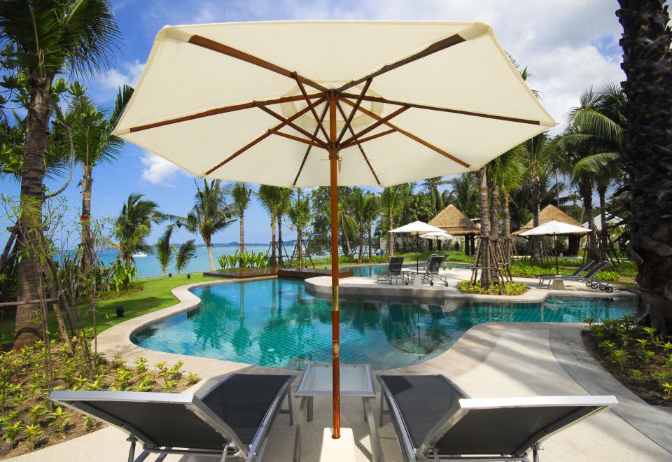 5. 호텔 이비스 시..