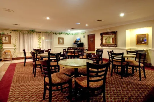 Quality Inn & Suites Clemmons I-40