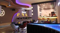 Sanhe Hotel