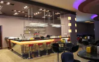 Sanhe Hotel - Baarit