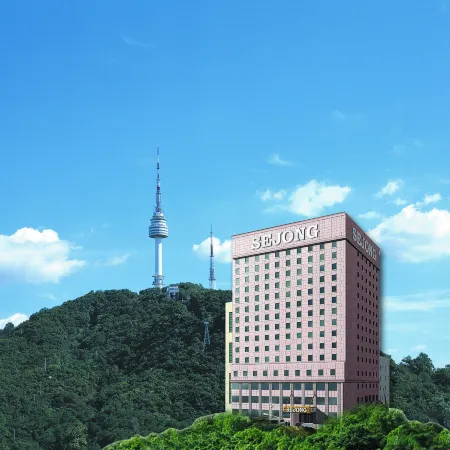 Sejong Hotel Seoul Myeongdong Отели рядом с достопримечательностью «Станция метро Chungmuro»