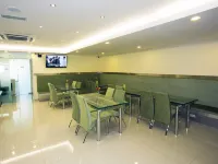 One Avenue Hotel