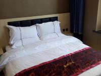 格尔木西域印象酒店 - 时尚豪华大床房