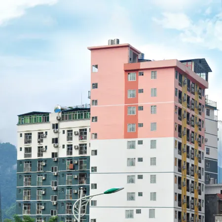Longjun Homeland Chain Hotel (Bama)