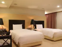 Shihzuwan Hotel (Kaohsiung Station) Hotels near Cijin Ferry Station