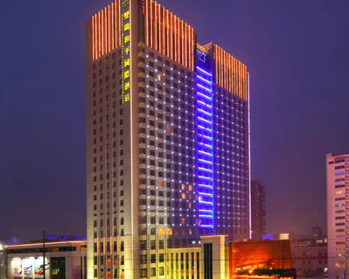 Double-Dove Peace International Hotel East Building فنادق في لينخاي