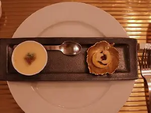 屋頂上的貓食堂