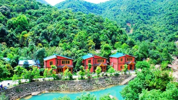 В лесном парке Сан-Цзя