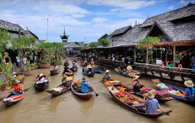 Плавучий рынок в Паттайе