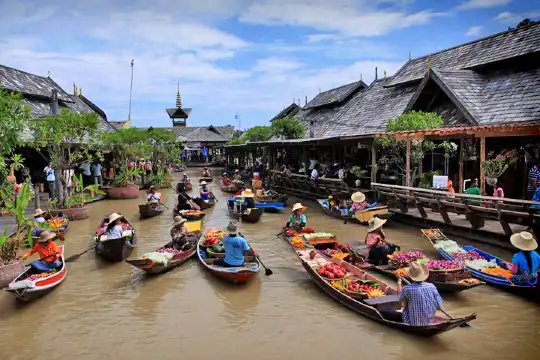 Hotels near Pattaya Floating Market