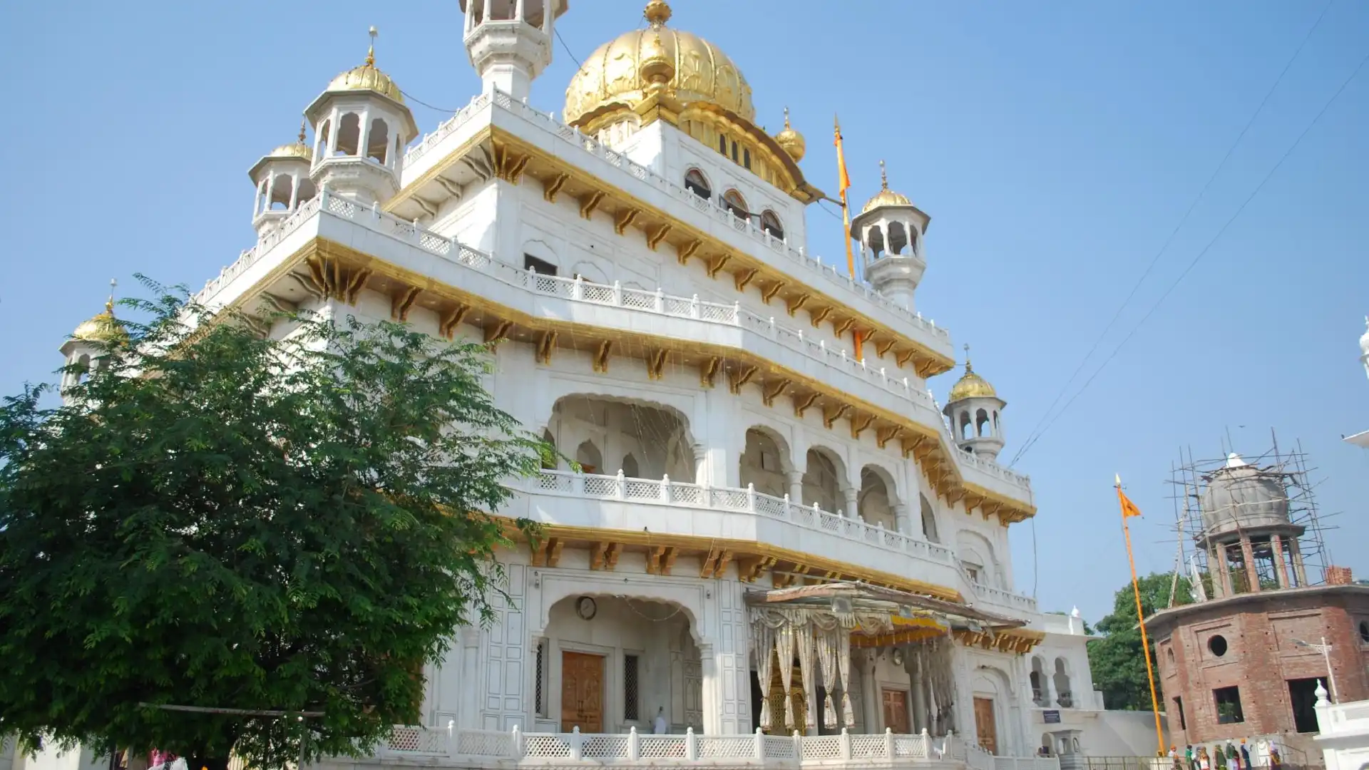 鄰近阿卡爾·塔拜特宮的酒店