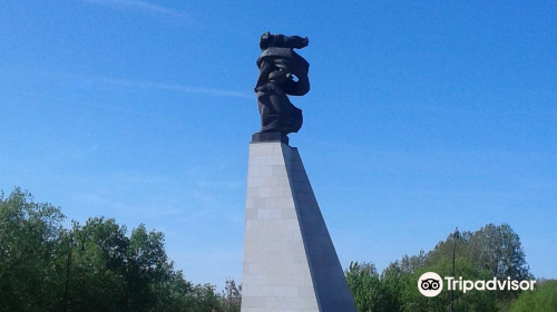 Monument to Mariners Lost at Sea