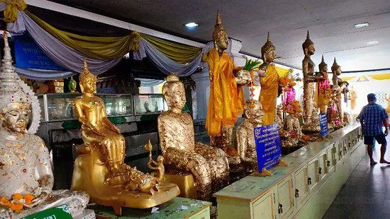 Wat Ban Laem or Wat Phet Samut Worawihan