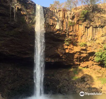 Phu Cuong Waterfall