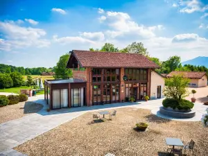 Relais Bella Rosina Pool & Spa