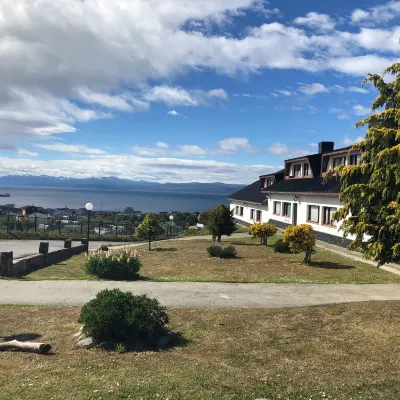 烏斯懷亞飯店 住宿飯店