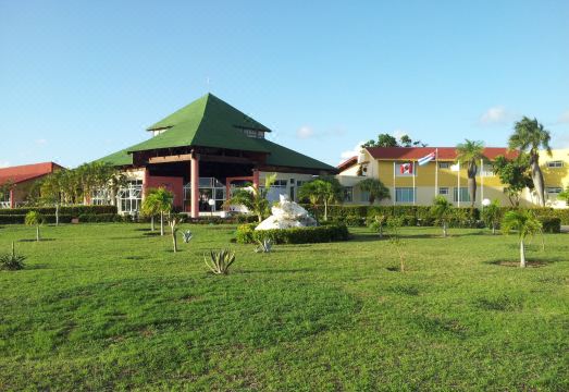 Hotel Brisas Covarrubias - Housity