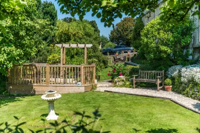 Oldfields House Hotels near The Jane Austen Centre