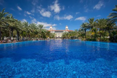 ロペサン コスタ メロネラス リゾート コラリウム スパ＆カジノ のホテル