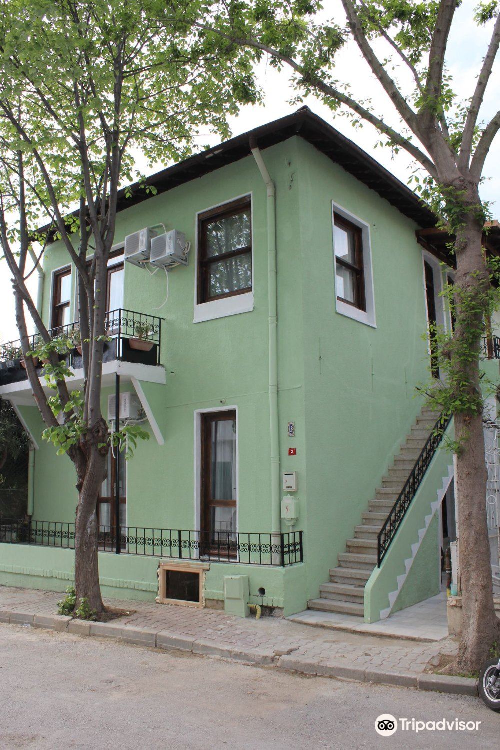 Yakamoz Hotel