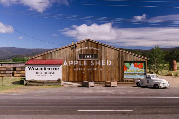 Hotels in Grove