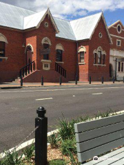 Sir Henry Parkes School of Arts - Cinema, Museum & Theatre