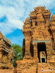 Po Klong Garai Cham Temple Towers