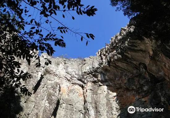 Salitre Grotto