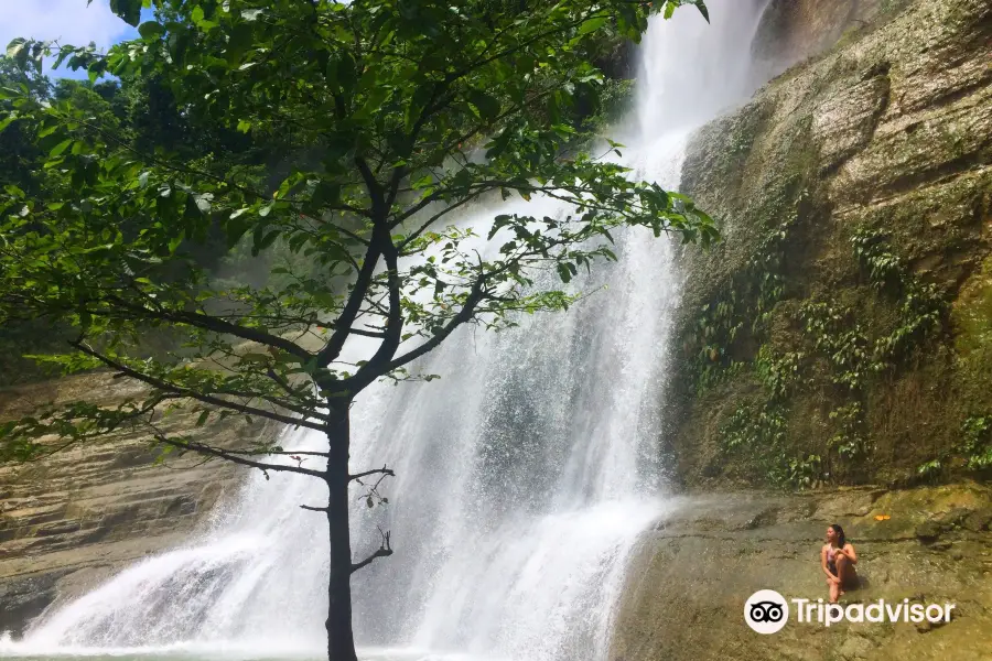 Can-umantad Falls