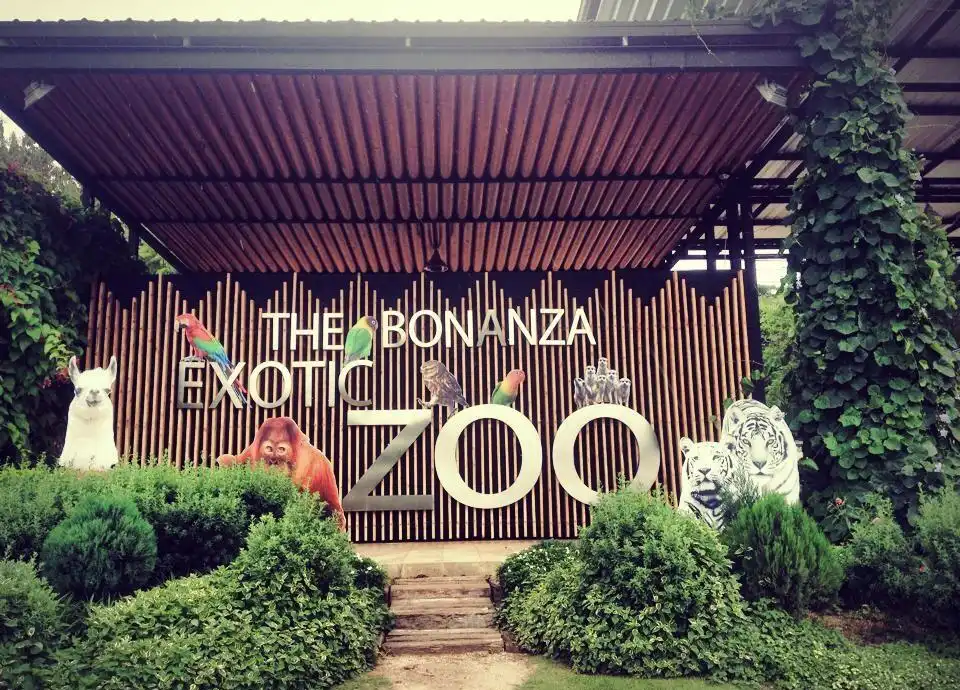 ボナンザ動物園周辺のホテル