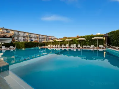 I Giardini di Athena – Athena Resort Hotel in zona necropoli rifriscolaro