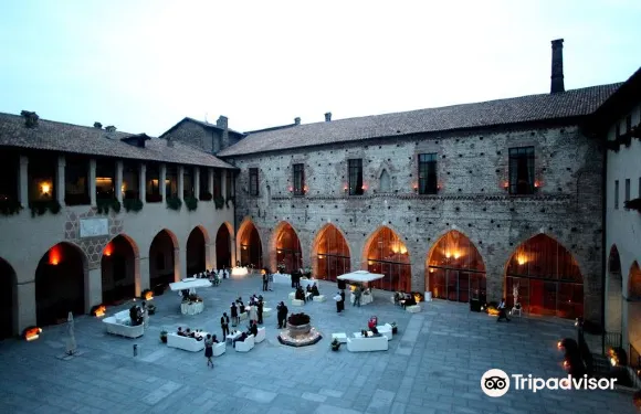 維斯孔蒂城堡酒店