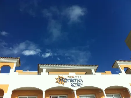 Hotel Monterrey Costa Отели рядом с достопримечательностью «Playa Ballena Rota»