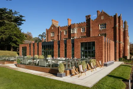 De Vere Latimer Estate Отели рядом с достопримечательностью «Amersham Martyrs Memorial»
