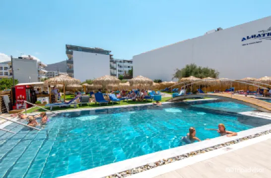 Enorme Infinity Beach ex Infinity Blue Hotel di 