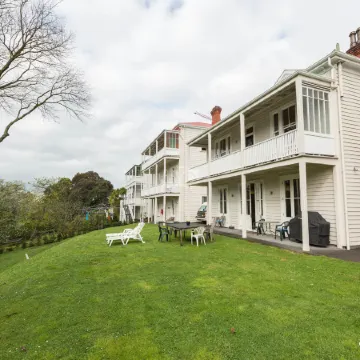 Verandahs Parkside Lodge Отели рядом с достопримечательностью «Гора Еден»