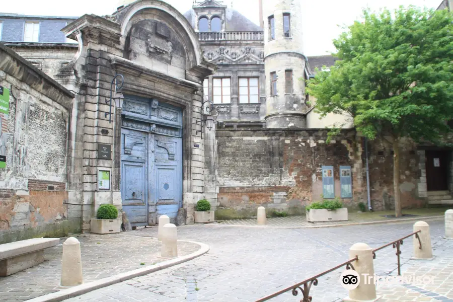 Musée de Vauluisant : Musée de la Bonneterie/ Musée d'art champenois