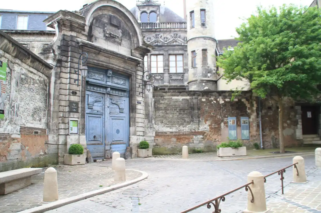 Hotels near Hôtel de Vauluisant