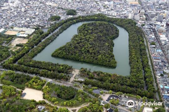 Mozu Tumulus Group + Osaka Prefectural Bird Museum + Tomas Temple One-day Tour in Osaka, Japan