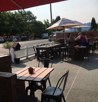 Redcliff Restaurant and bar