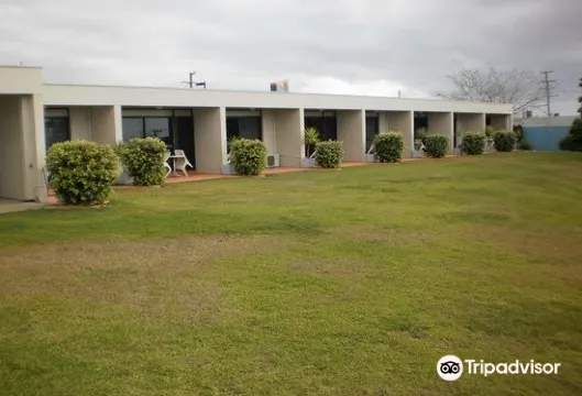 譚努三德酒店/汽車旅館