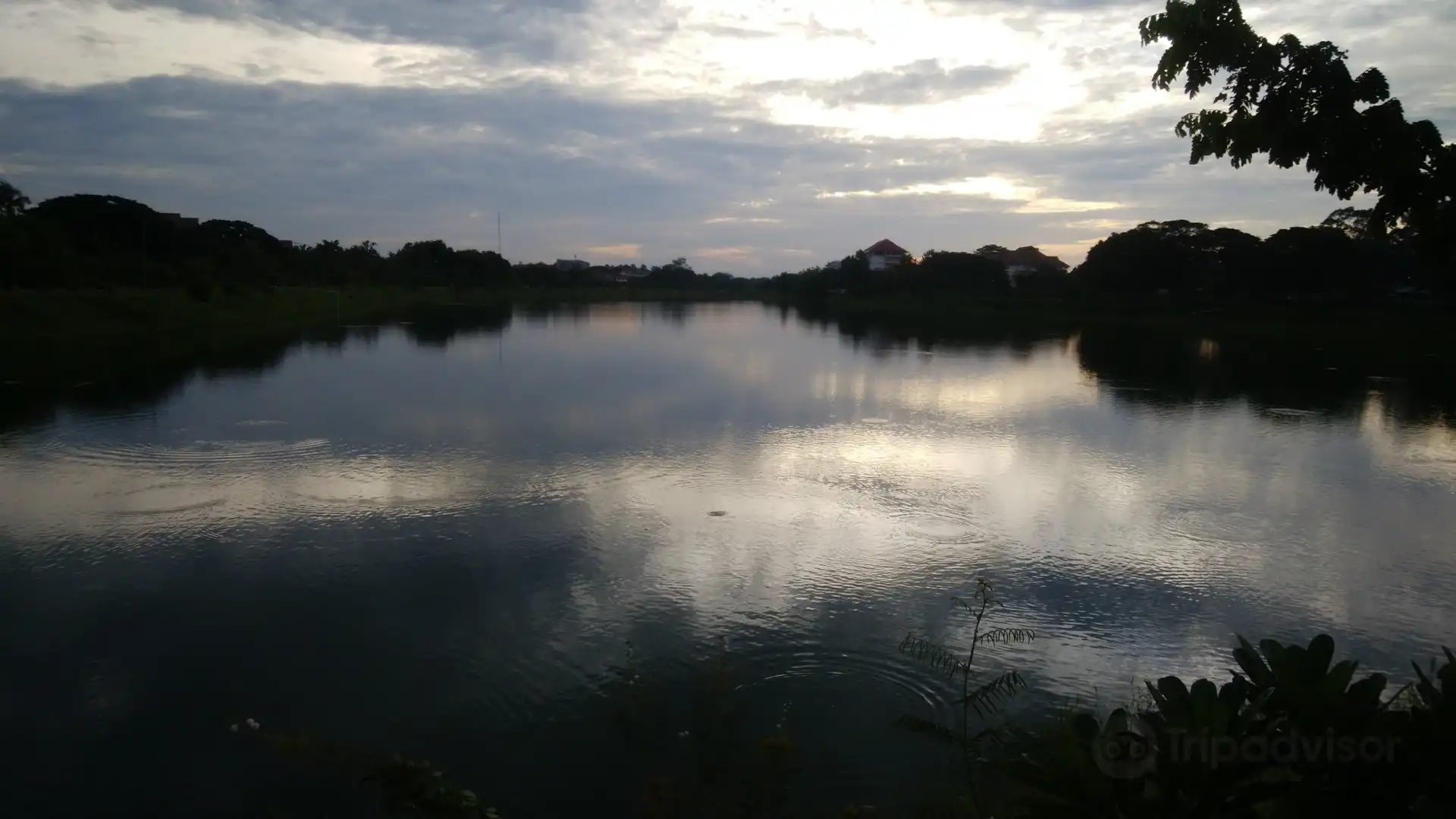 Hotels near Huai Muang